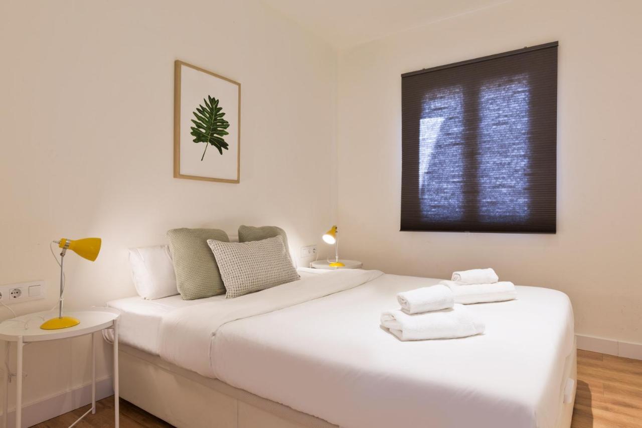 Urban Chill Apartments By Olala Homes โอสปิตาเล็ต เดอ โยเบรกัต ภายนอก รูปภาพ
