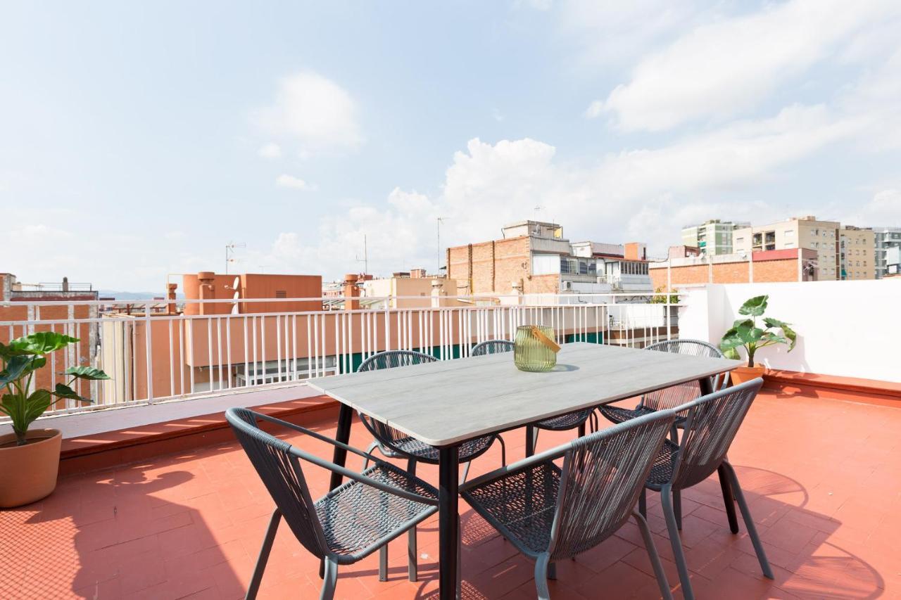 Urban Chill Apartments By Olala Homes โอสปิตาเล็ต เดอ โยเบรกัต ภายนอก รูปภาพ