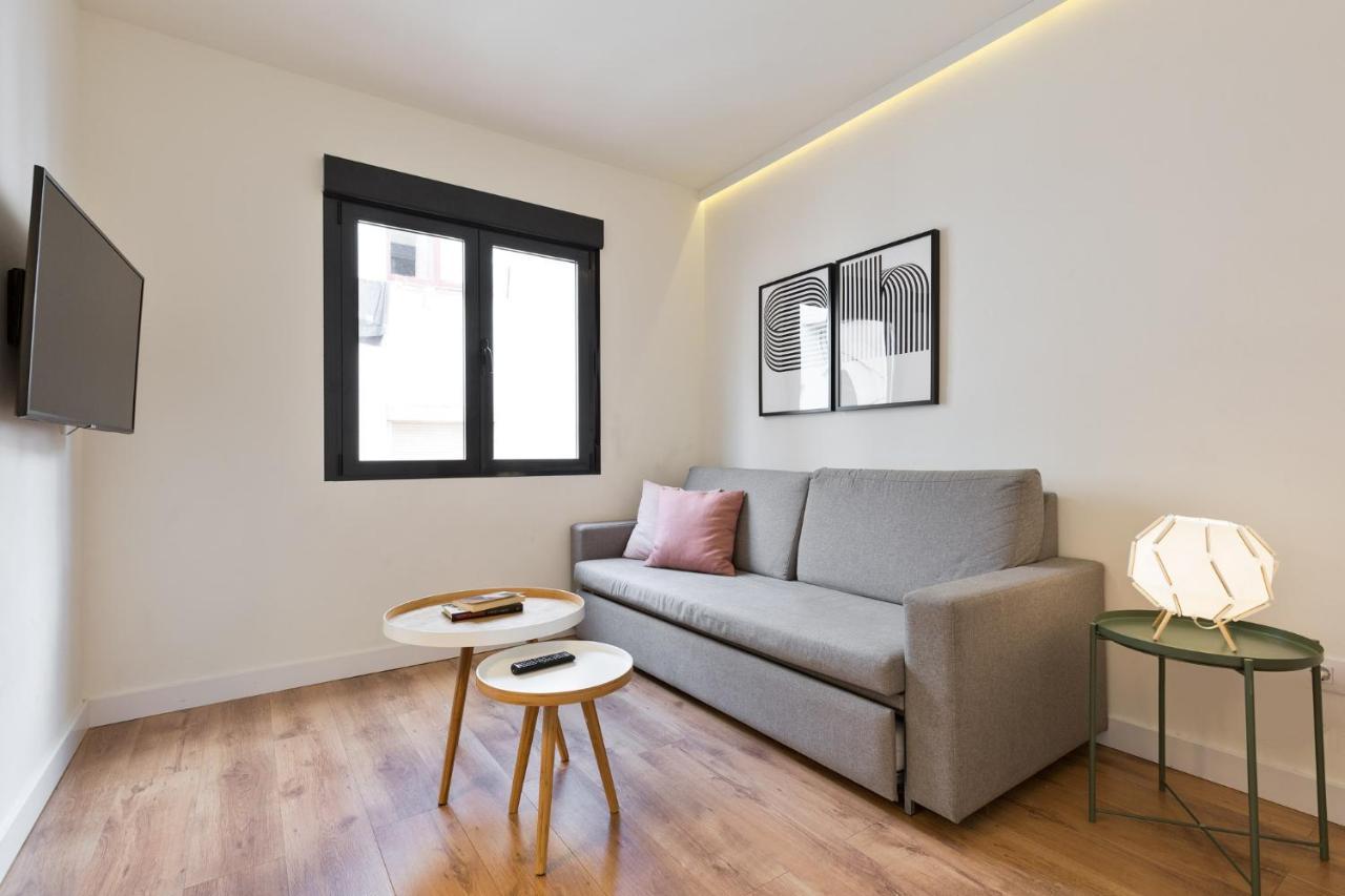 Urban Chill Apartments By Olala Homes โอสปิตาเล็ต เดอ โยเบรกัต ภายนอก รูปภาพ