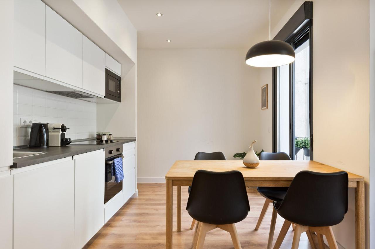 Urban Chill Apartments By Olala Homes โอสปิตาเล็ต เดอ โยเบรกัต ภายนอก รูปภาพ