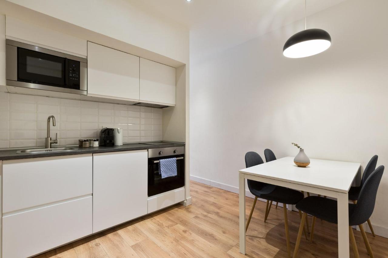 Urban Chill Apartments By Olala Homes โอสปิตาเล็ต เดอ โยเบรกัต ภายนอก รูปภาพ