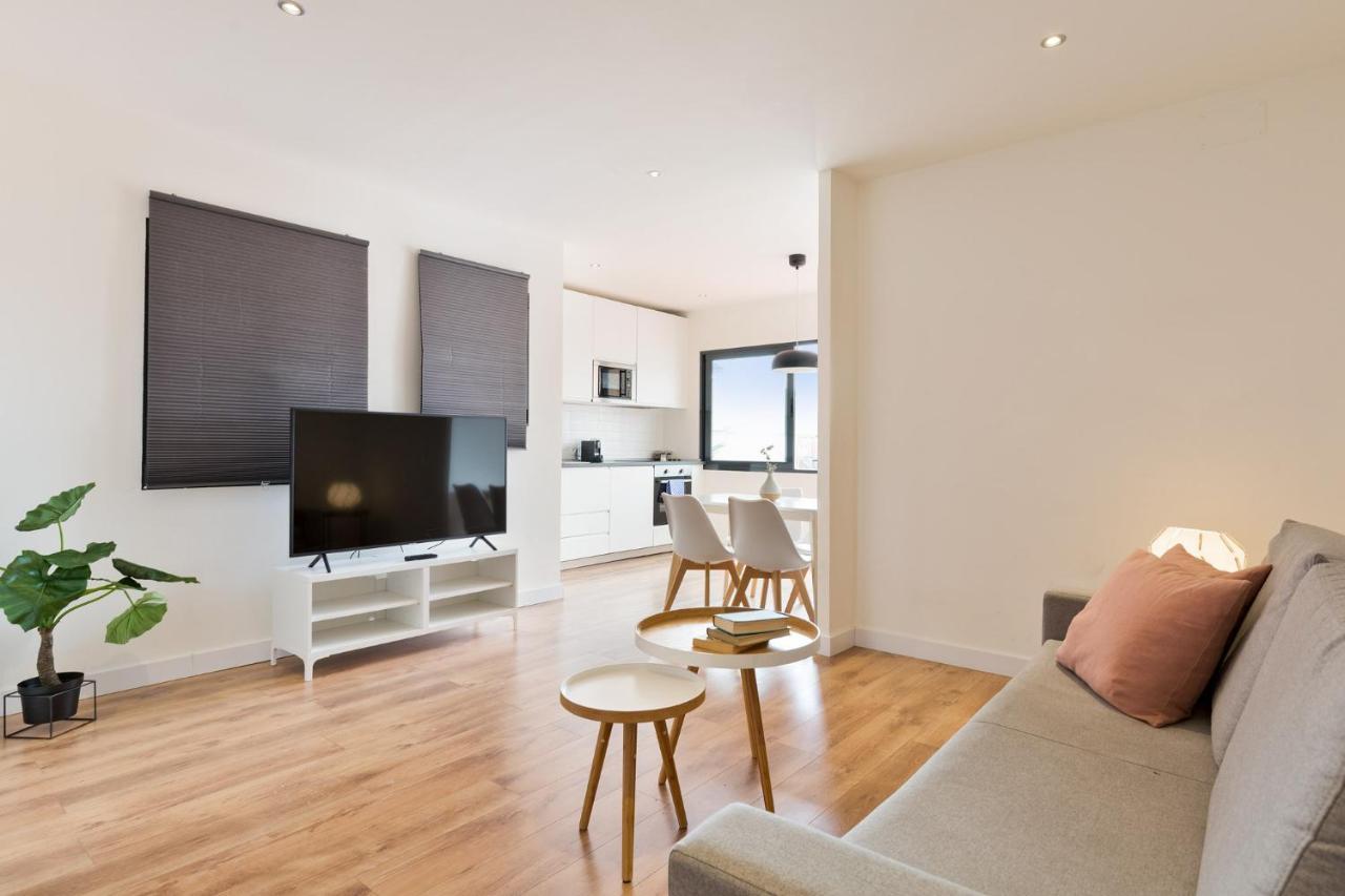 Urban Chill Apartments By Olala Homes โอสปิตาเล็ต เดอ โยเบรกัต ภายนอก รูปภาพ