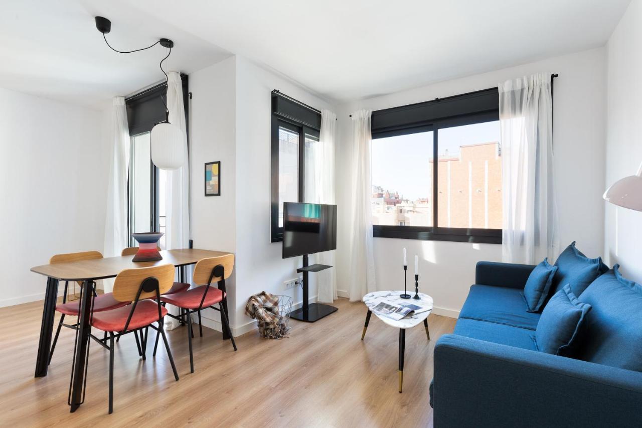 Urban Chill Apartments By Olala Homes โอสปิตาเล็ต เดอ โยเบรกัต ภายนอก รูปภาพ