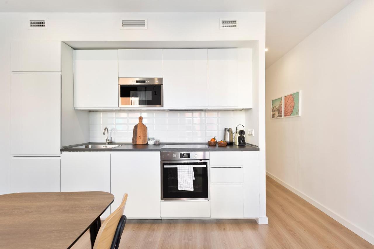 Urban Chill Apartments By Olala Homes โอสปิตาเล็ต เดอ โยเบรกัต ภายนอก รูปภาพ