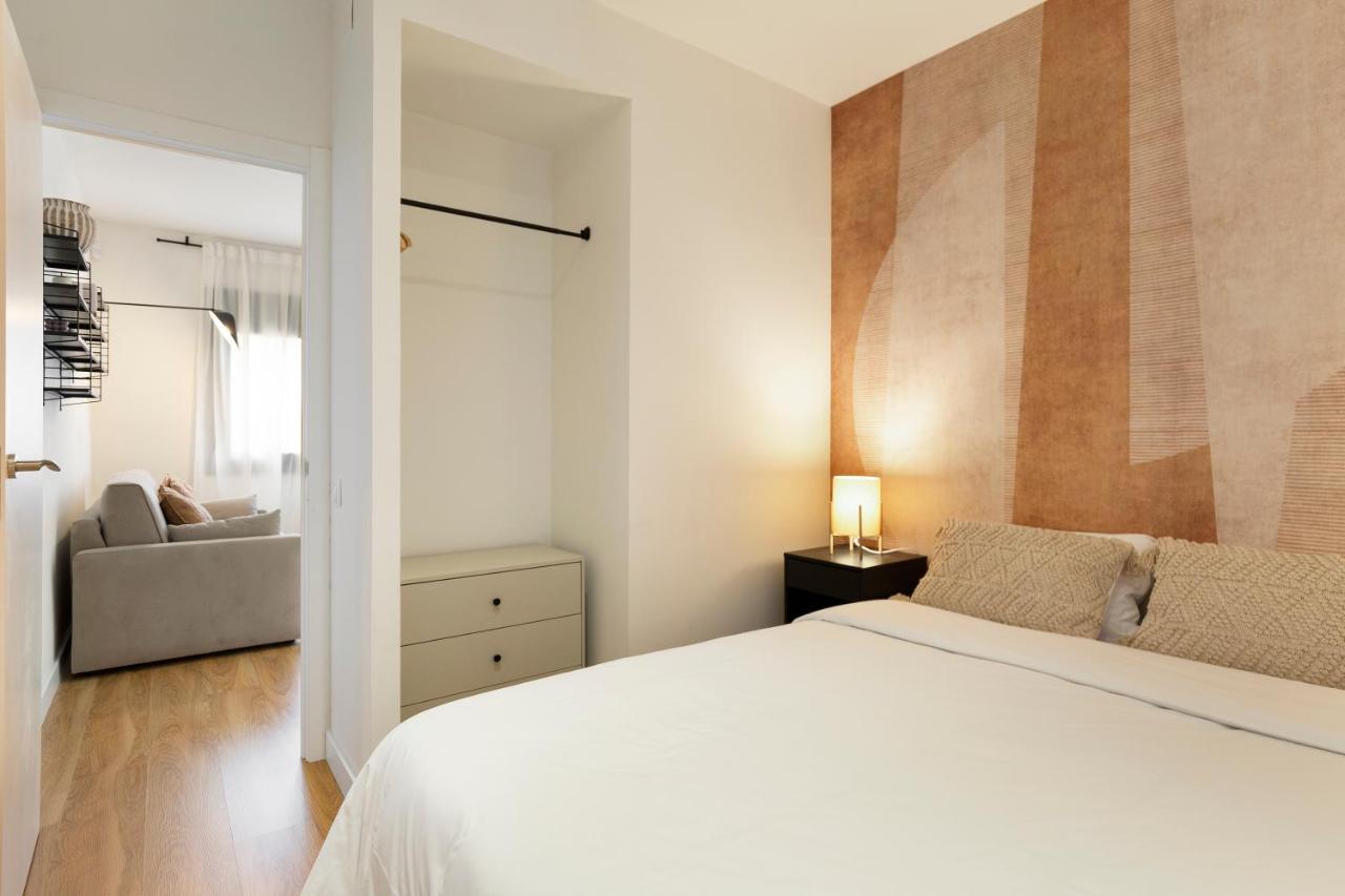 Urban Chill Apartments By Olala Homes โอสปิตาเล็ต เดอ โยเบรกัต ภายนอก รูปภาพ