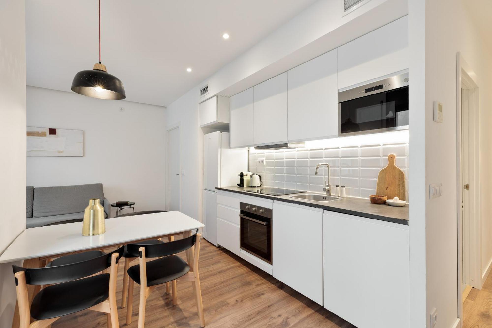 Urban Chill Apartments By Olala Homes โอสปิตาเล็ต เดอ โยเบรกัต ภายนอก รูปภาพ