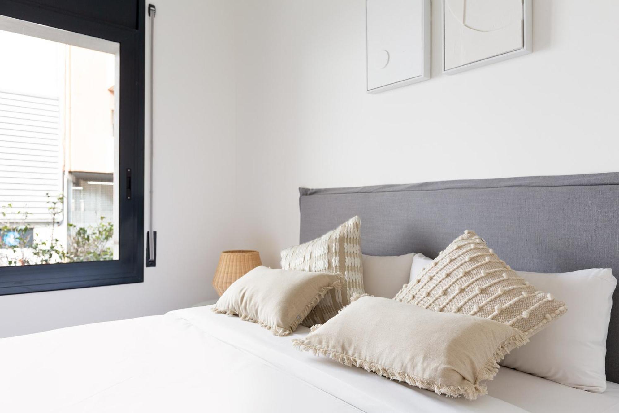 Urban Chill Apartments By Olala Homes โอสปิตาเล็ต เดอ โยเบรกัต ภายนอก รูปภาพ
